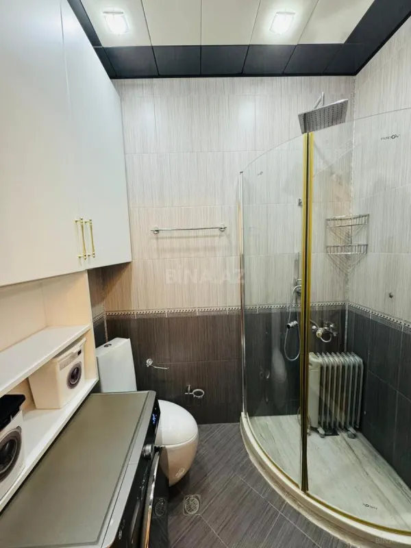 Satılır 3 otaqlı mənzil 145 m²