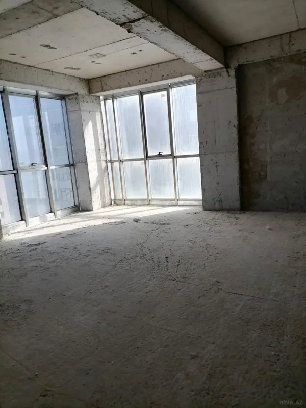 Satılır 3 otaqlı mənzil 138 m²