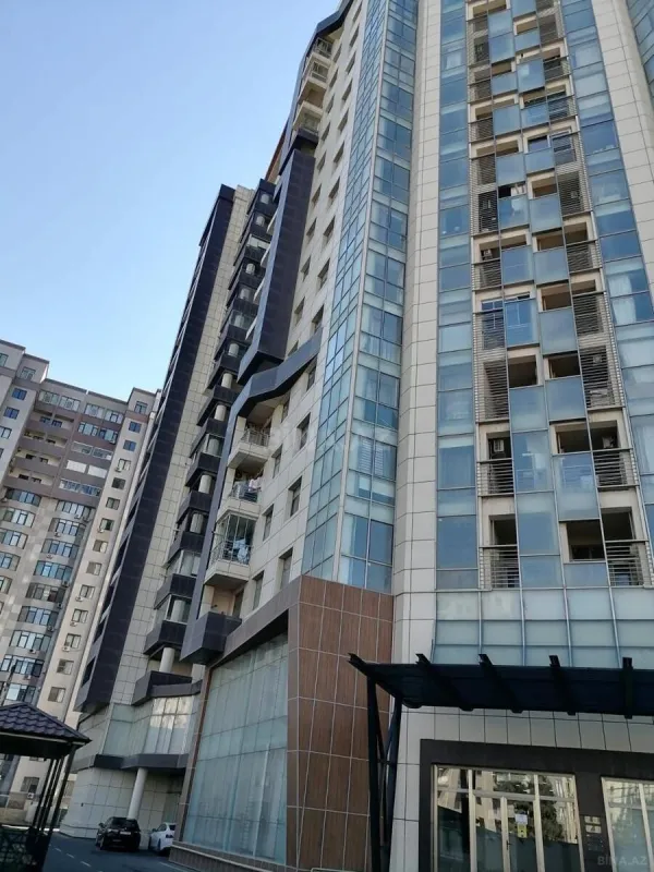 Satılır 3 otaqlı mənzil 138 m²