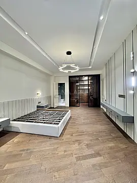 Satılır 5 otaqlı mənzil 285 m²