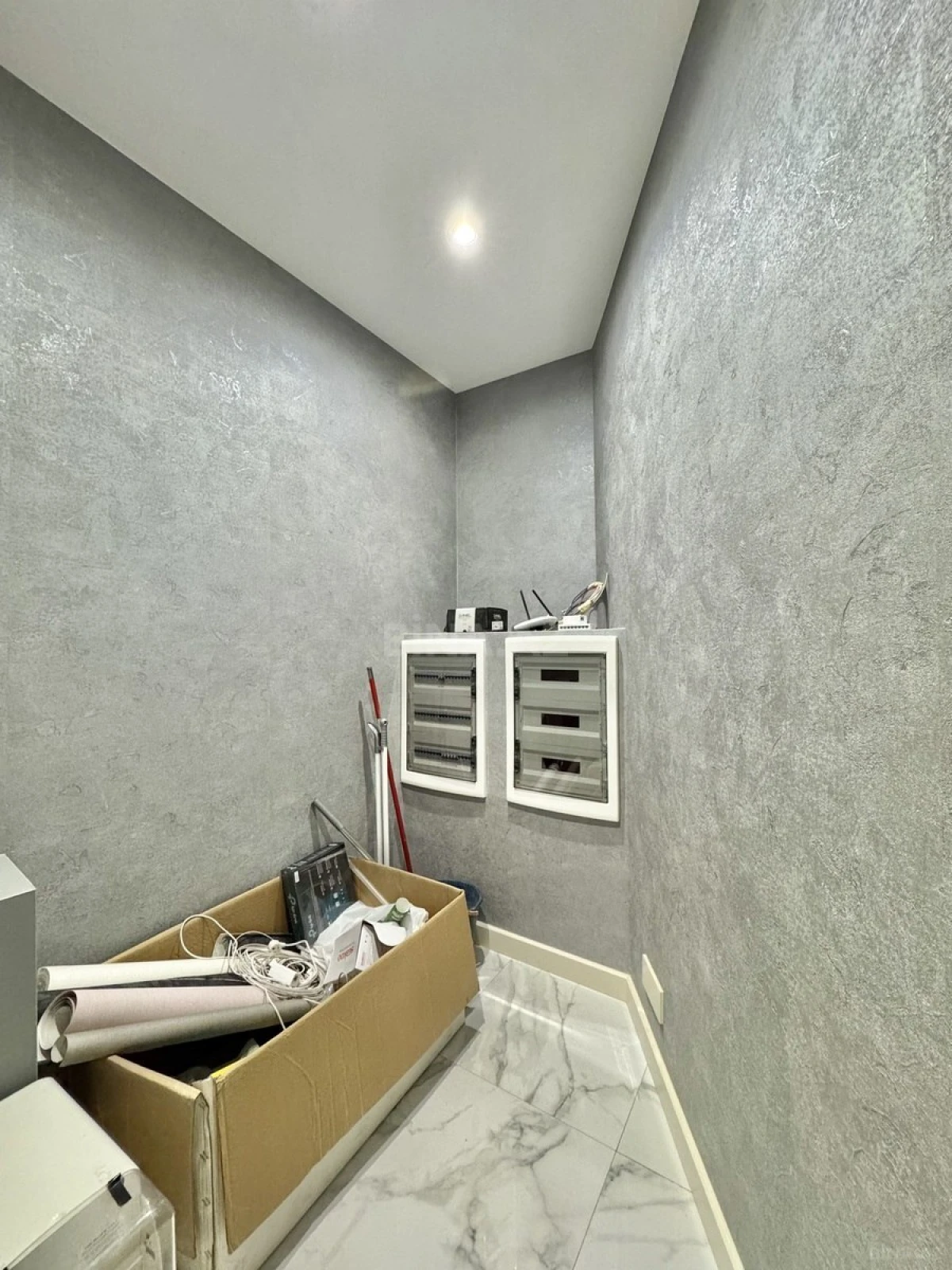 Satılır 5 otaqlı mənzil 285 m²