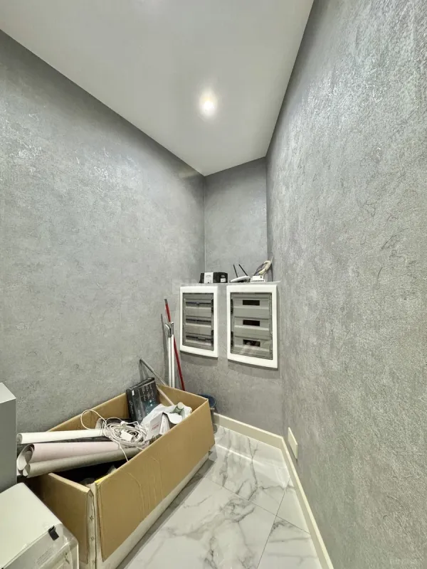 Satılır 5 otaqlı mənzil 285 m²