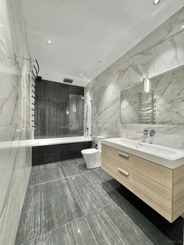 Satılır 5 otaqlı mənzil 285 m²