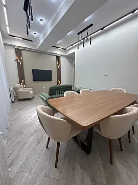 Satılır 4 otaqlı mənzil 120 m²