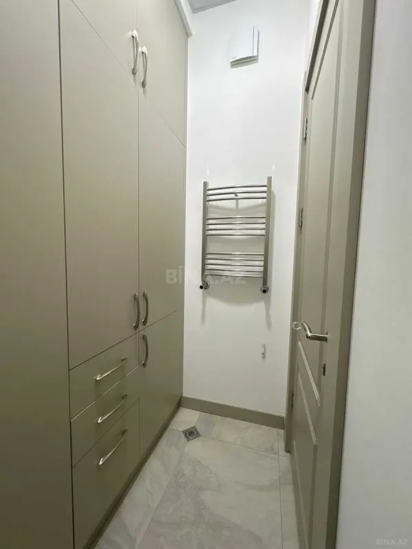 Satılır 4 otaqlı mənzil 120 m²