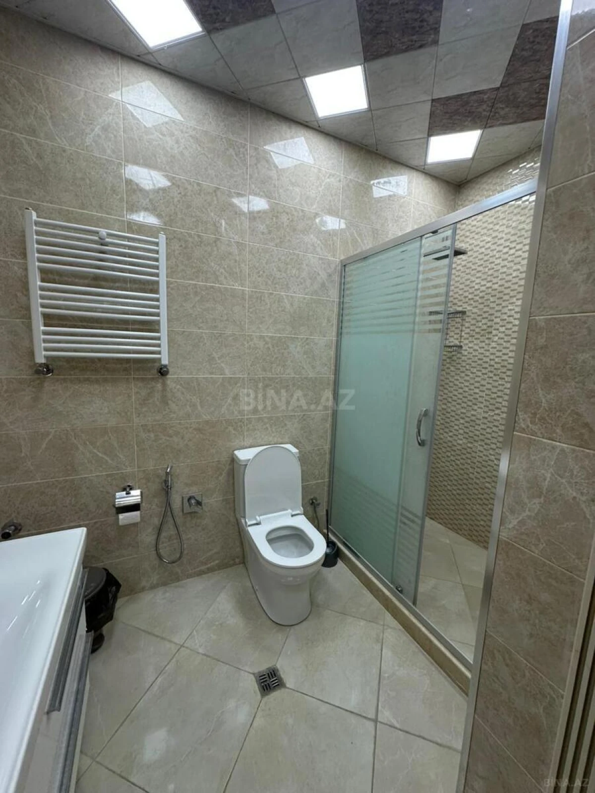 Kirayə verilir 3 otaqlı mənzil 100 m²