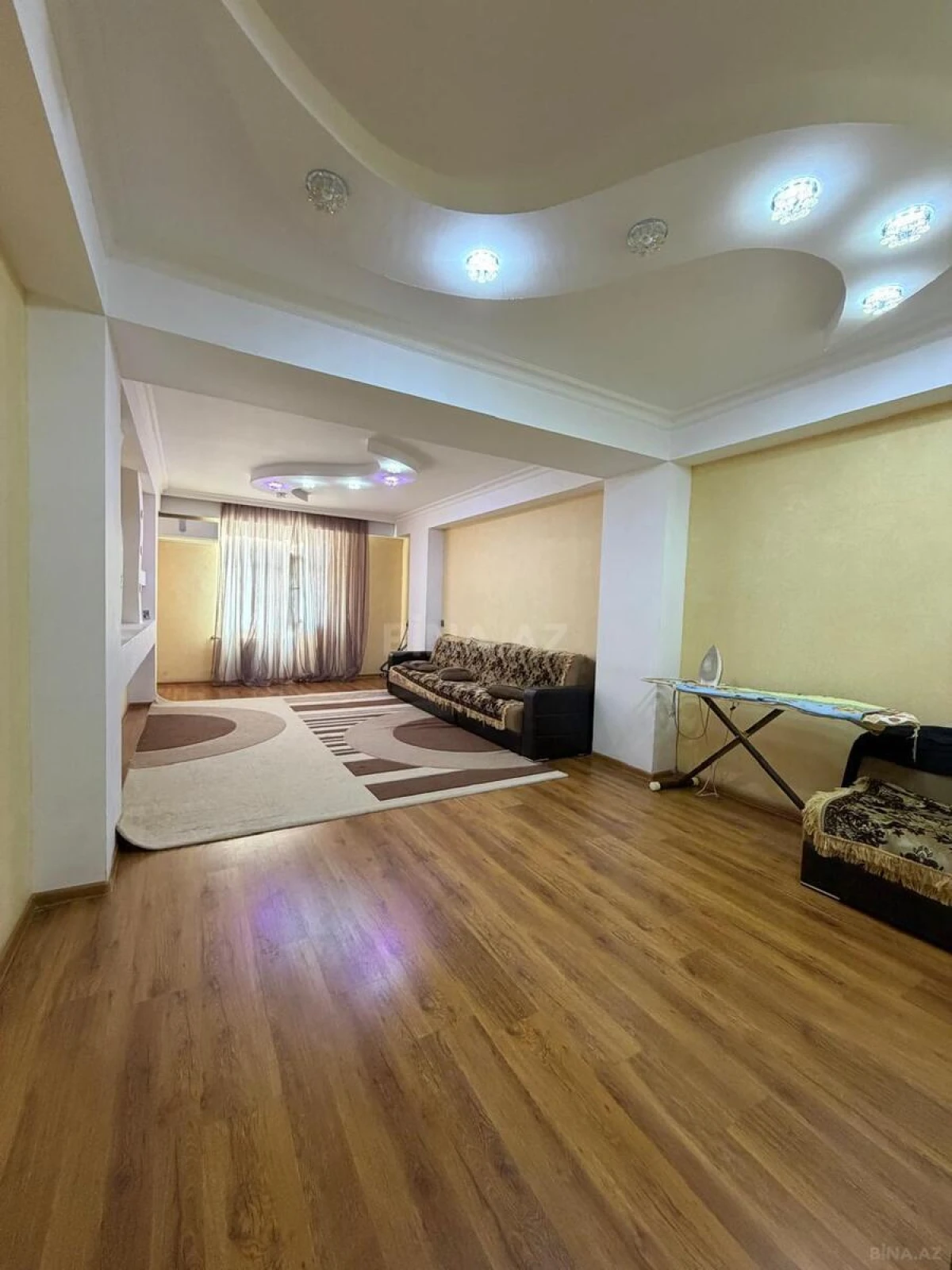 Satılır 3 otaqlı mənzil 114 m²