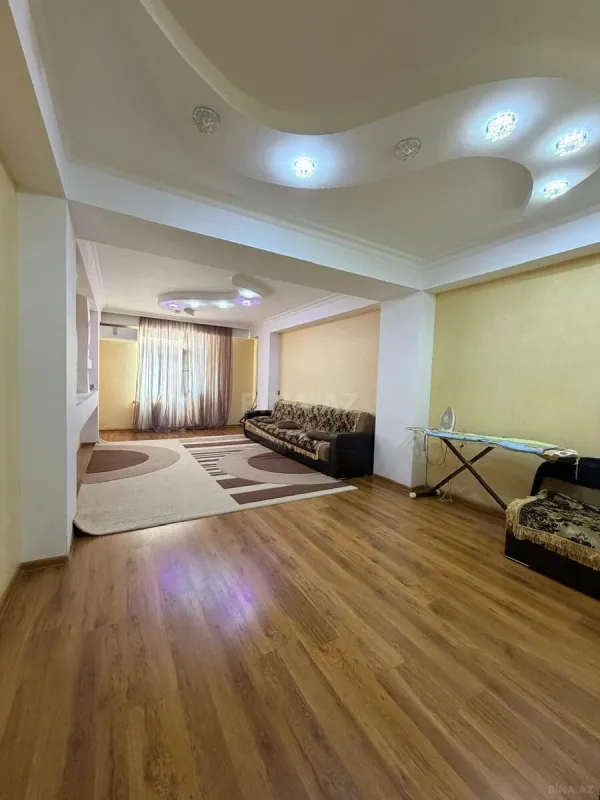 Satılır 3 otaqlı mənzil 114 m²
