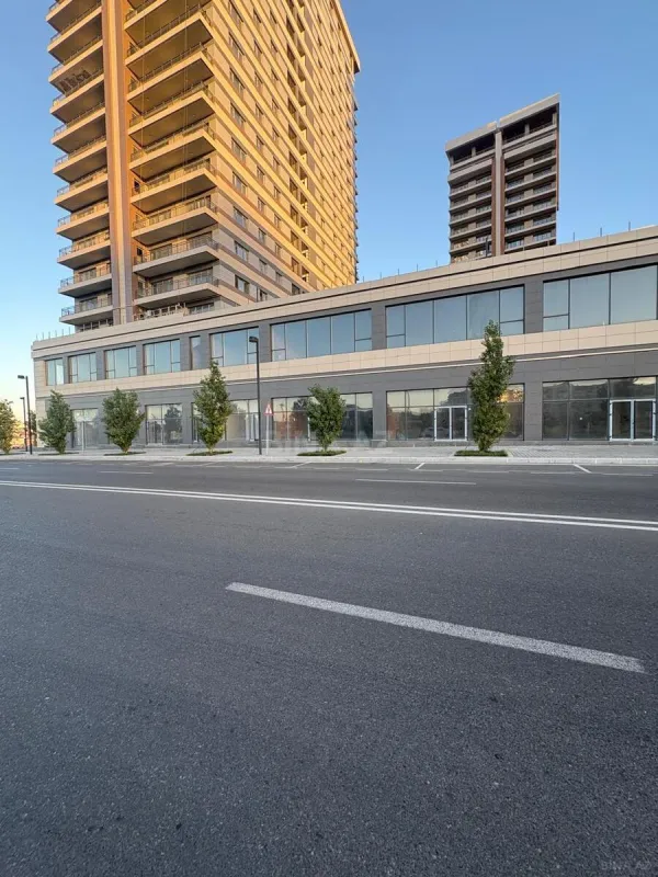 Satılır obyekt 400 m²