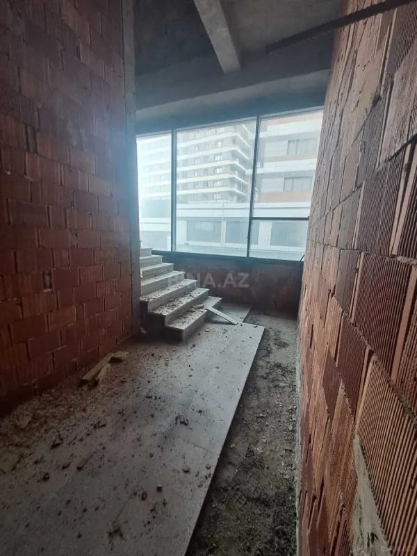 Satılır obyekt 400 m²