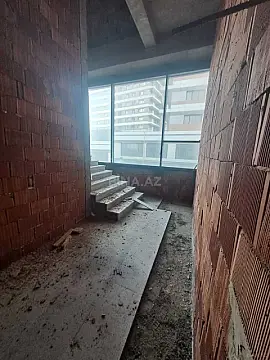 Satılır obyekt 400 m²