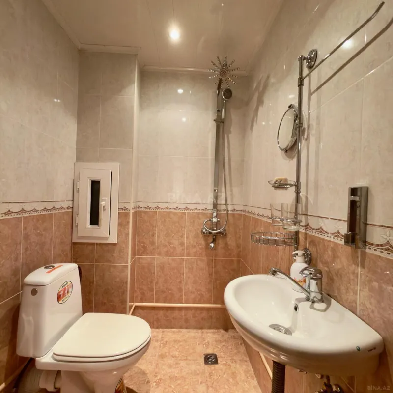 Satılır 4 otaqlı mənzil 200 m²