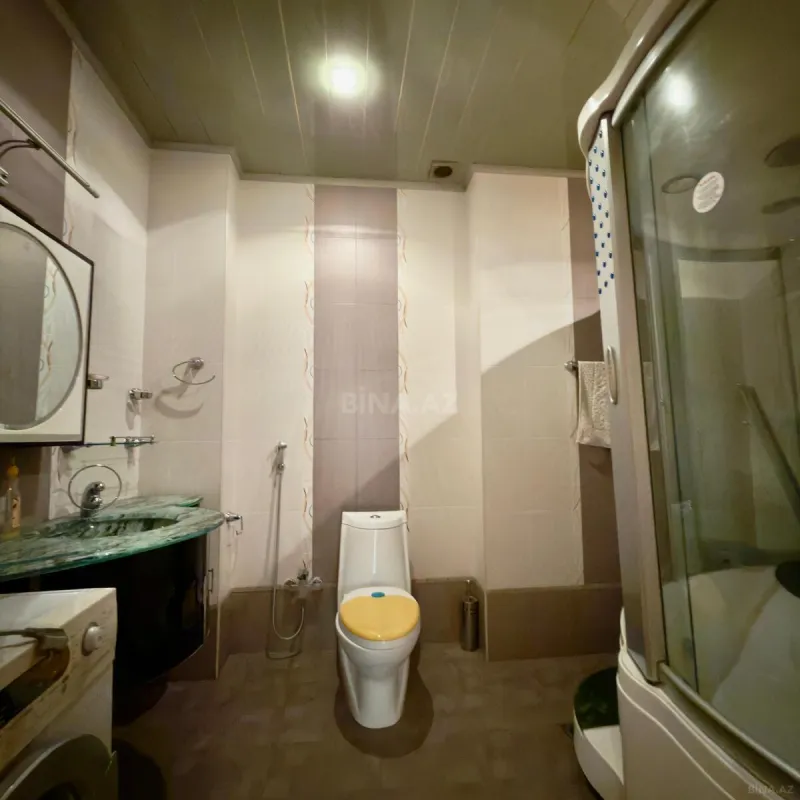 Satılır 4 otaqlı mənzil 200 m²