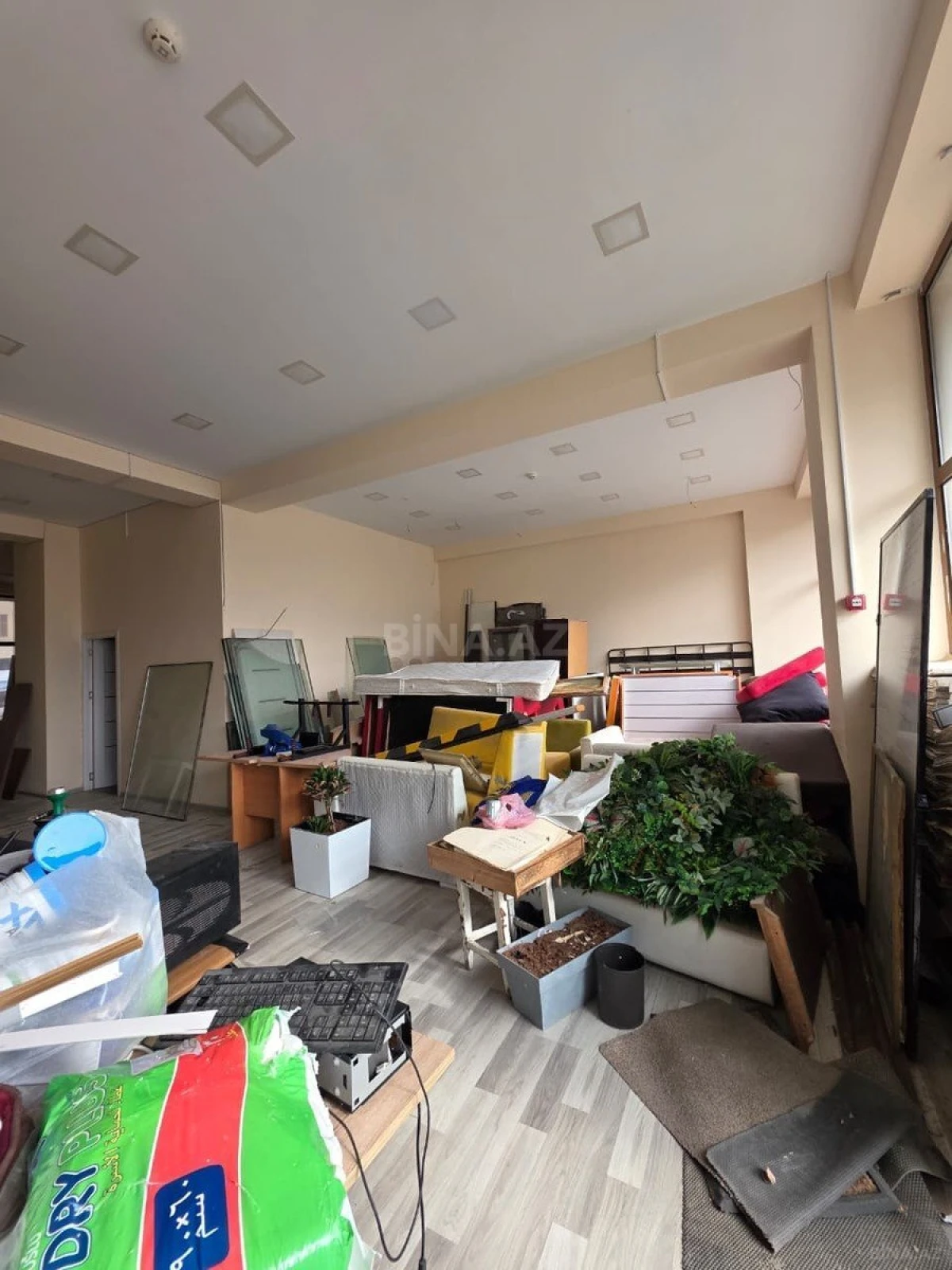 Satılır obyekt 115 m²