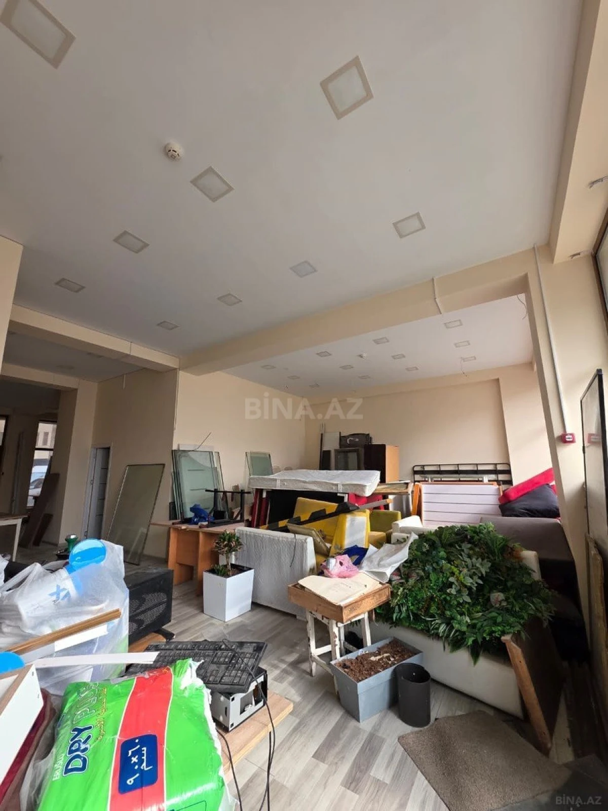 Satılır obyekt 115 m²