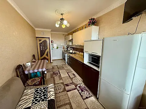 Kirayə verilir 3 otaqlı mənzil 130 m²