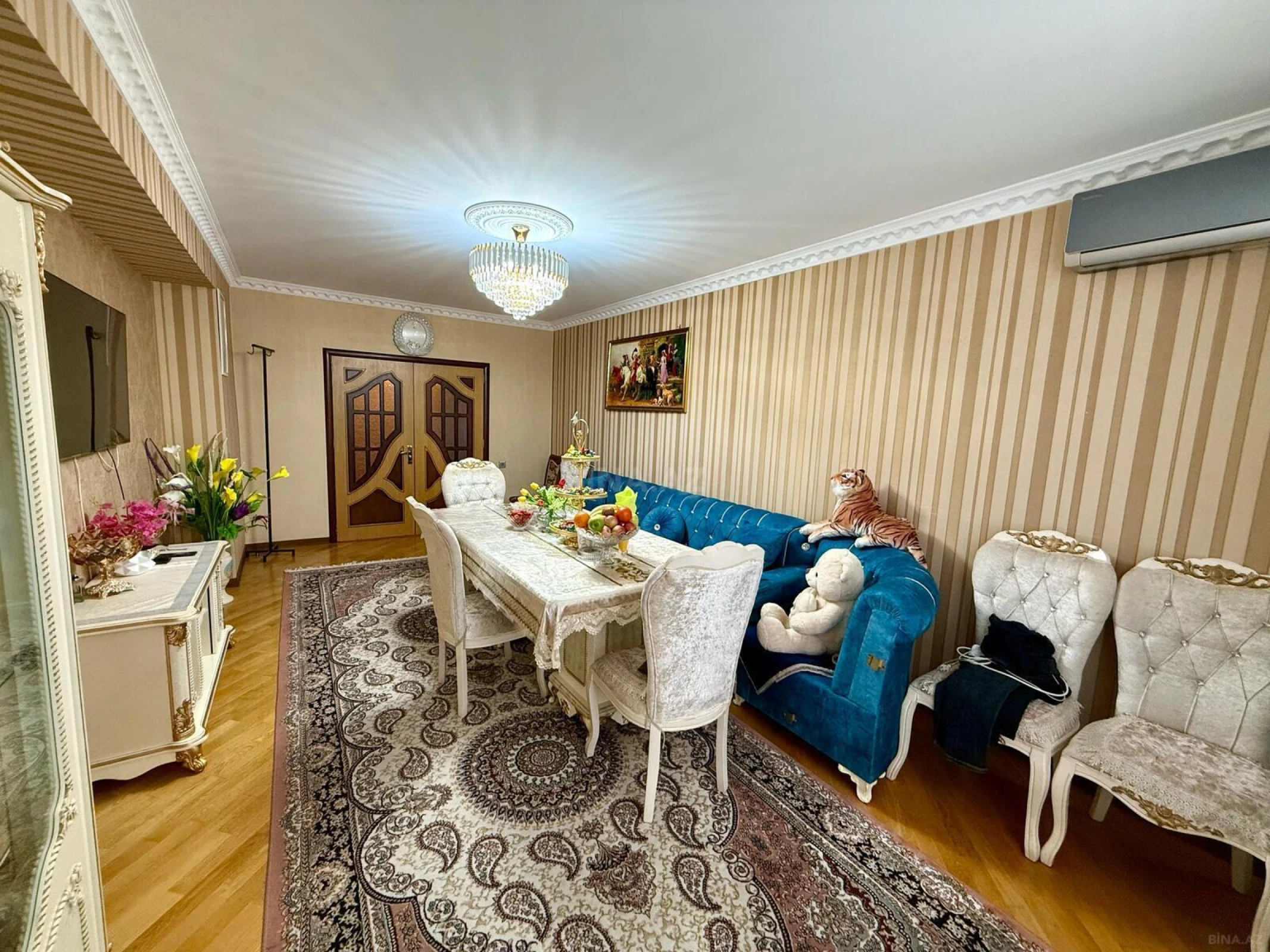 Kirayə verilir 3 otaqlı mənzil 130 m²