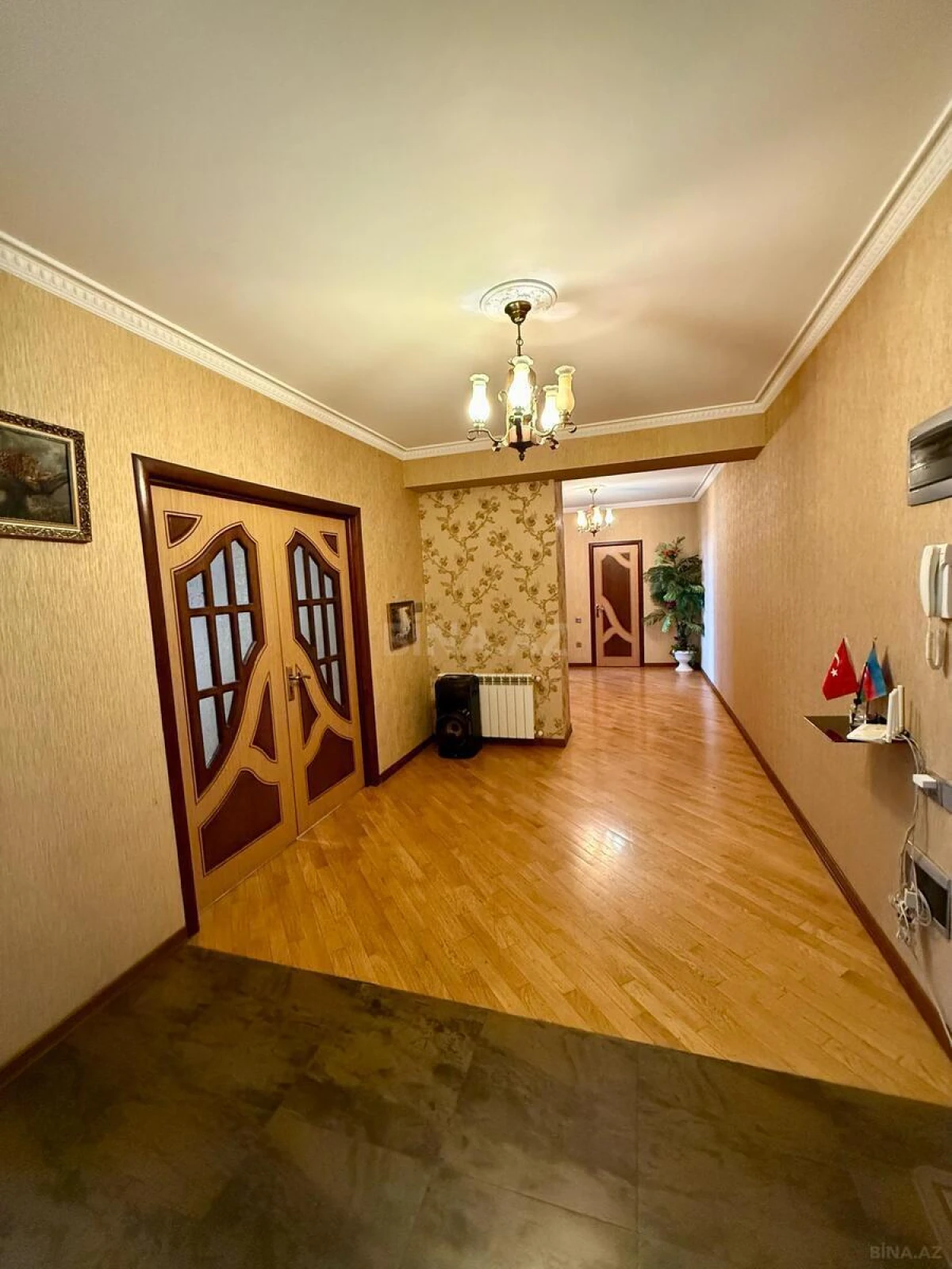 Kirayə verilir 3 otaqlı mənzil 130 m²
