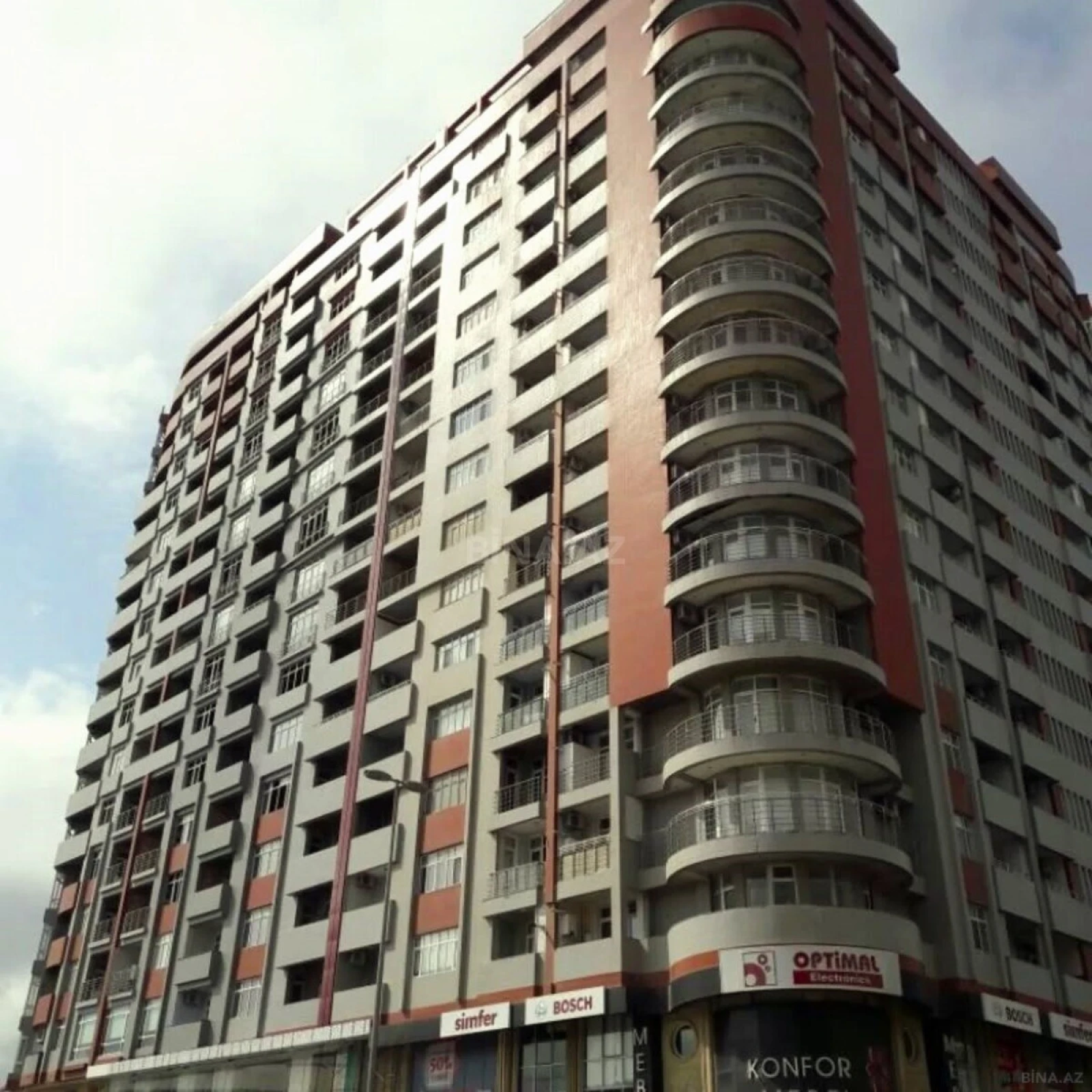 Satılır 4 otaqlı mənzil 170 m²