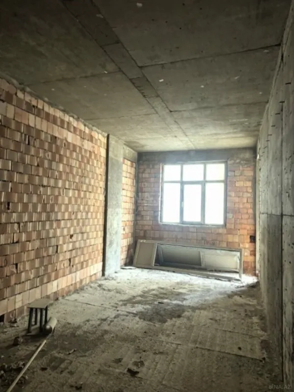 Satılır 4 otaqlı mənzil 170 m²