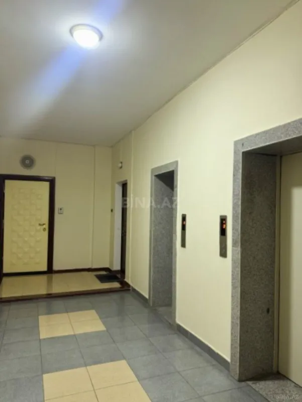 Satılır 4 otaqlı mənzil 170 m²