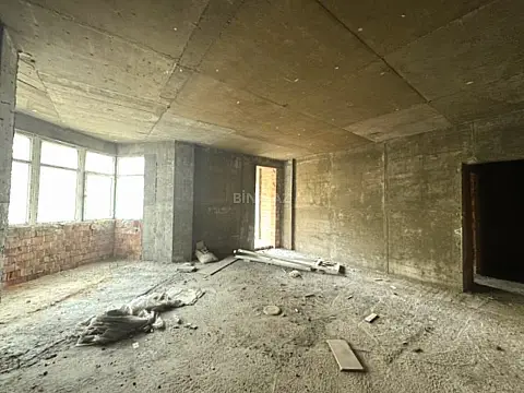 Satılır 4 otaqlı mənzil 170 m²