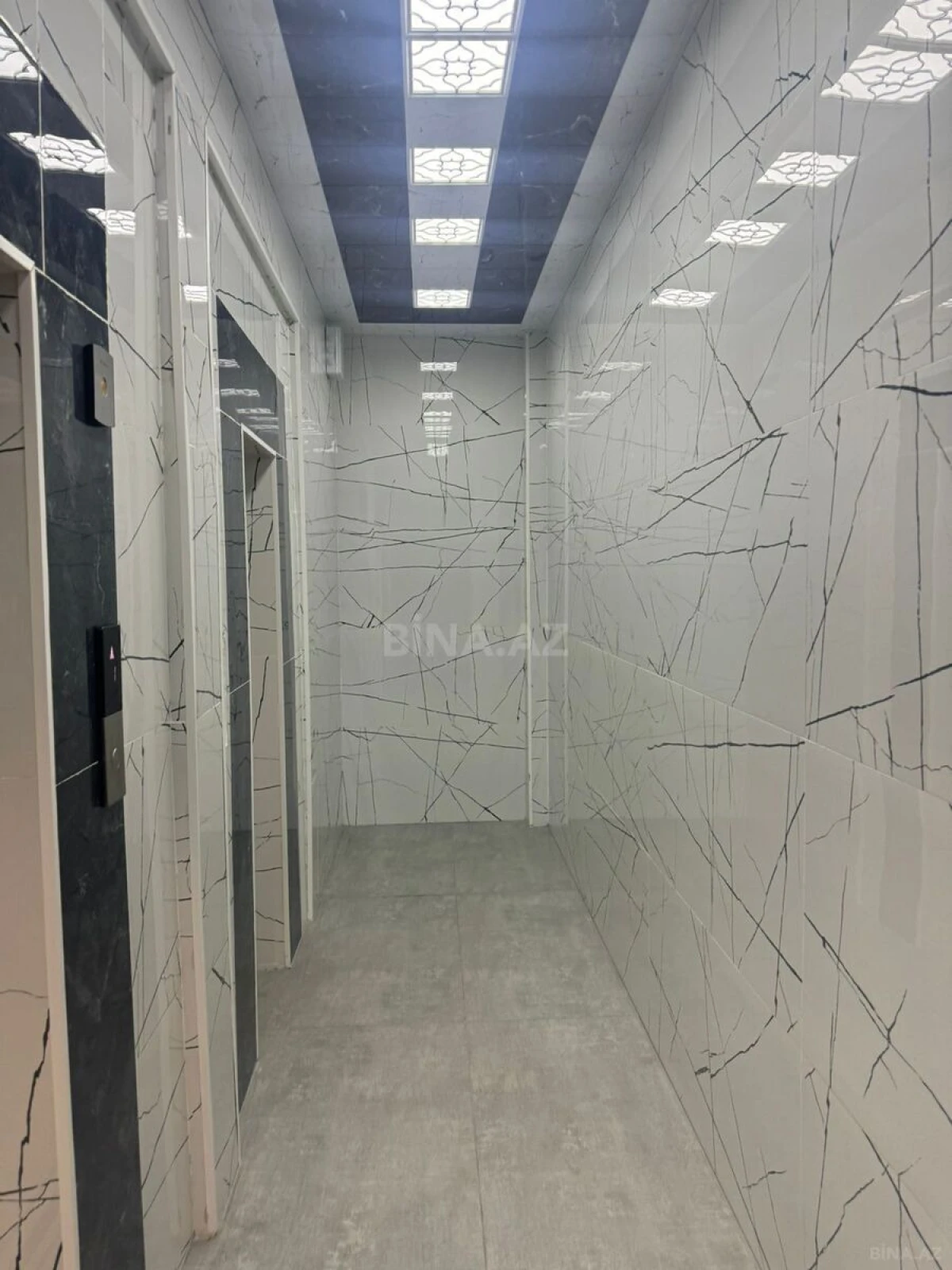 Satılır 4 otaqlı mənzil 163 m²