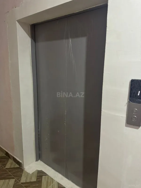 Satılır 4 otaqlı mənzil 163 m²