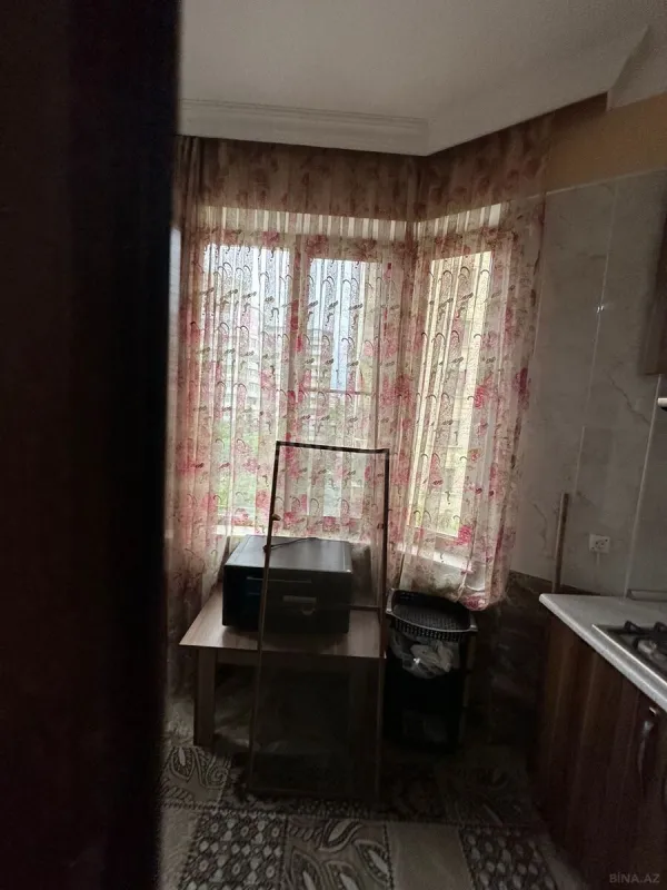 Satılır 4 otaqlı mənzil 163 m²