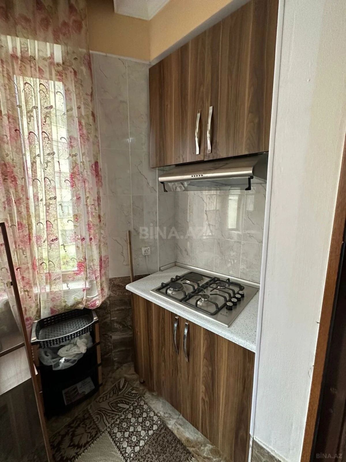 Satılır 4 otaqlı mənzil 163 m²