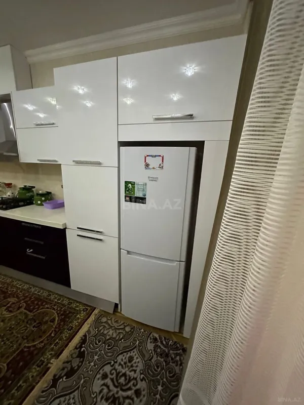 Satılır 4 otaqlı mənzil 163 m²