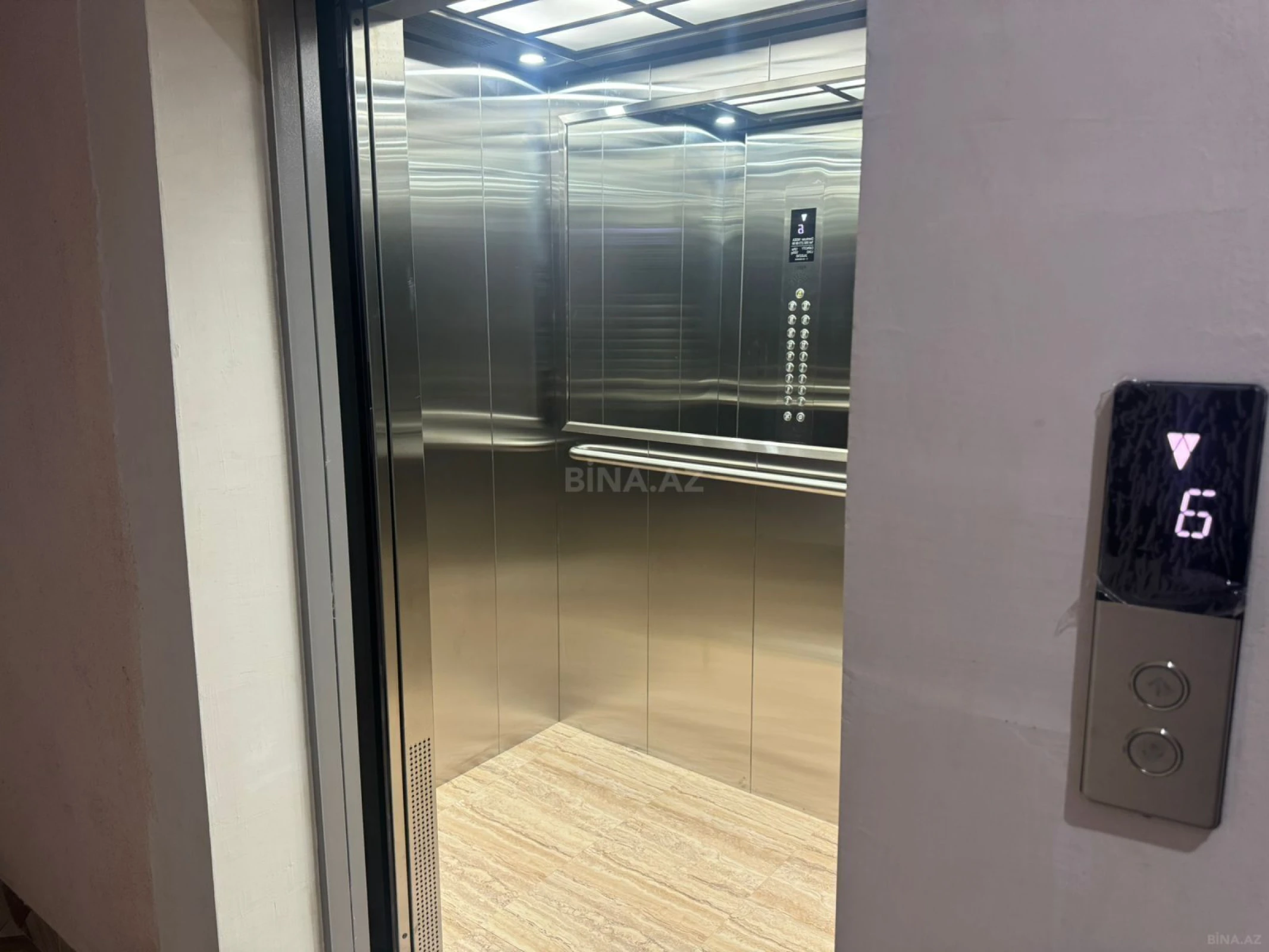 Satılır 4 otaqlı mənzil 163 m²