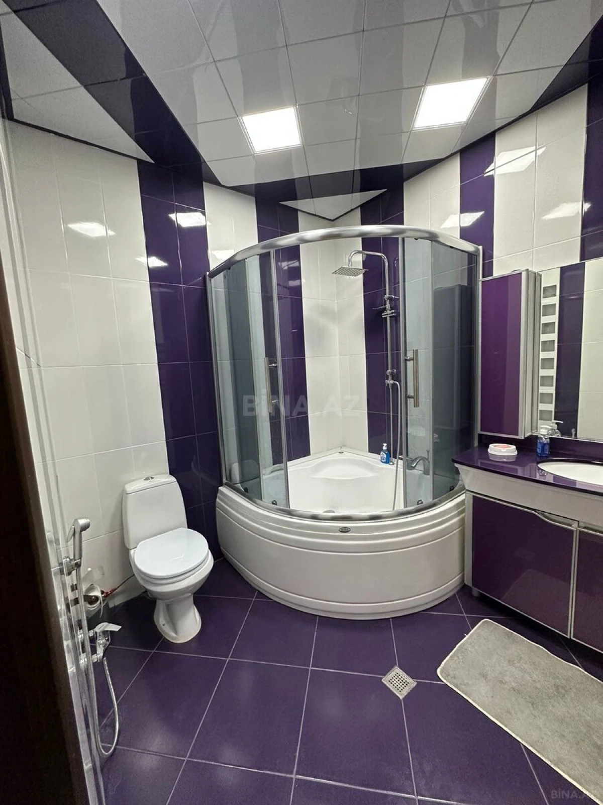 Satılır 4 otaqlı mənzil 163 m²