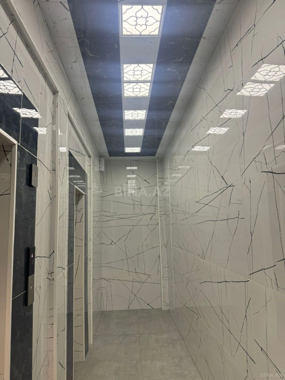 Satılır 4 otaqlı mənzil 163 m²