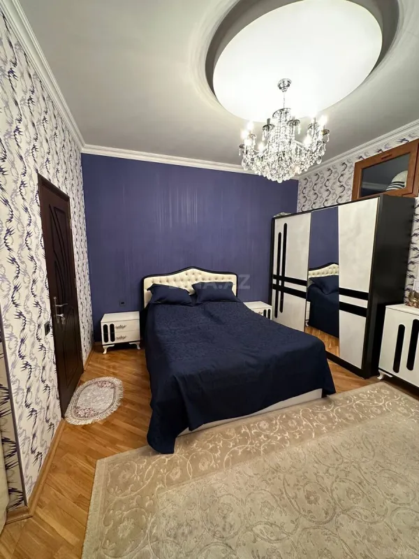 Satılır 4 otaqlı mənzil 163 m²
