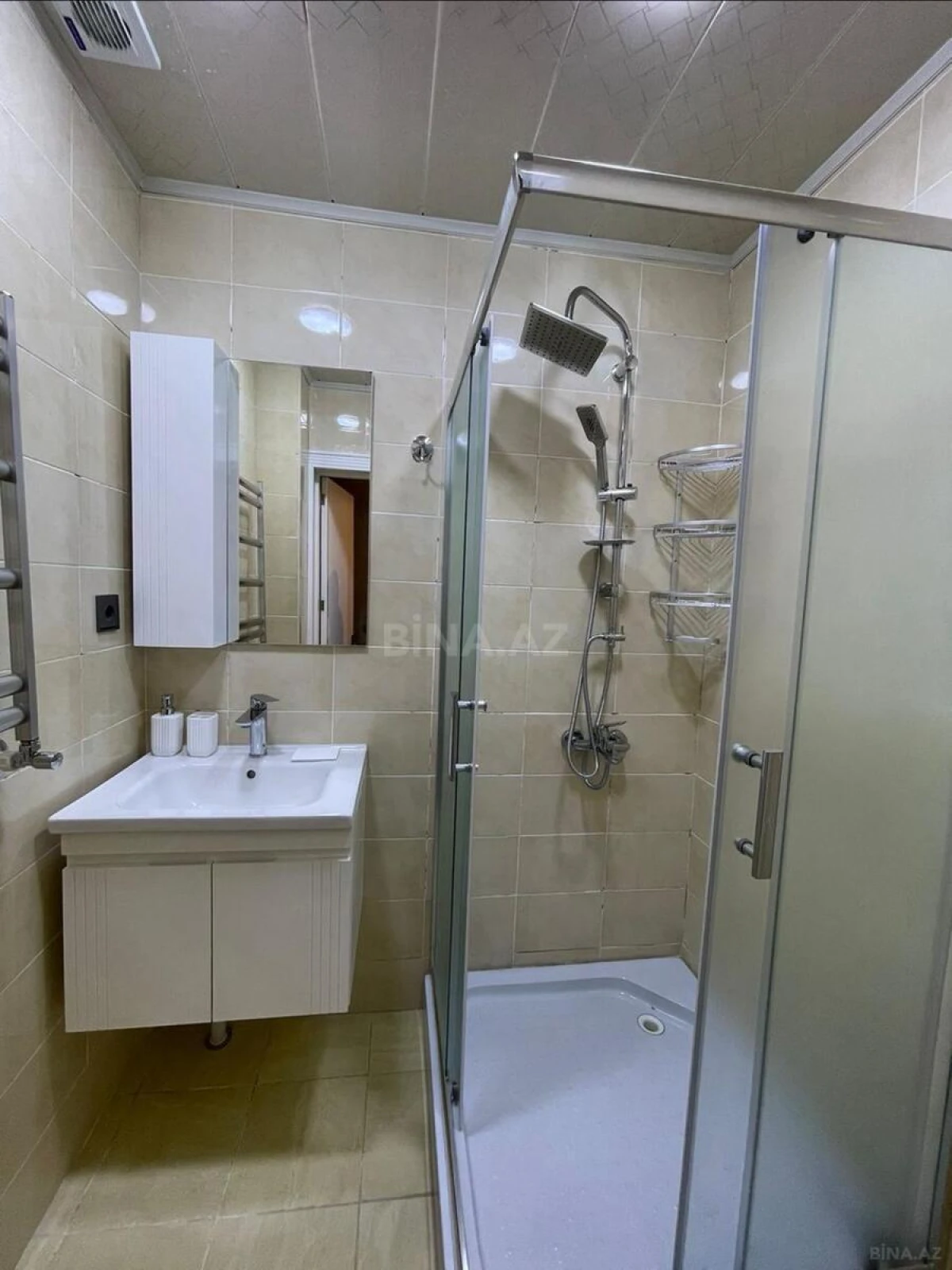 Kirayə verilir 2 otaqlı mənzil 70 m²