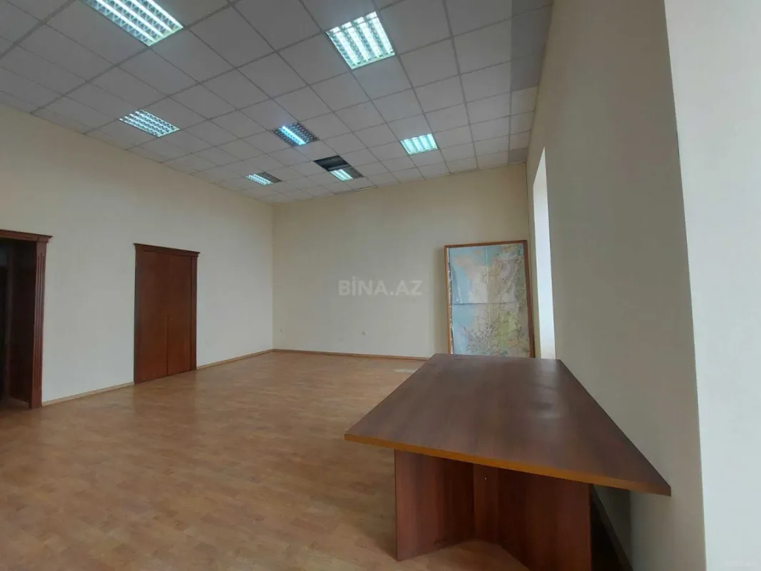 Kirayə verilir obyekt 290 m²