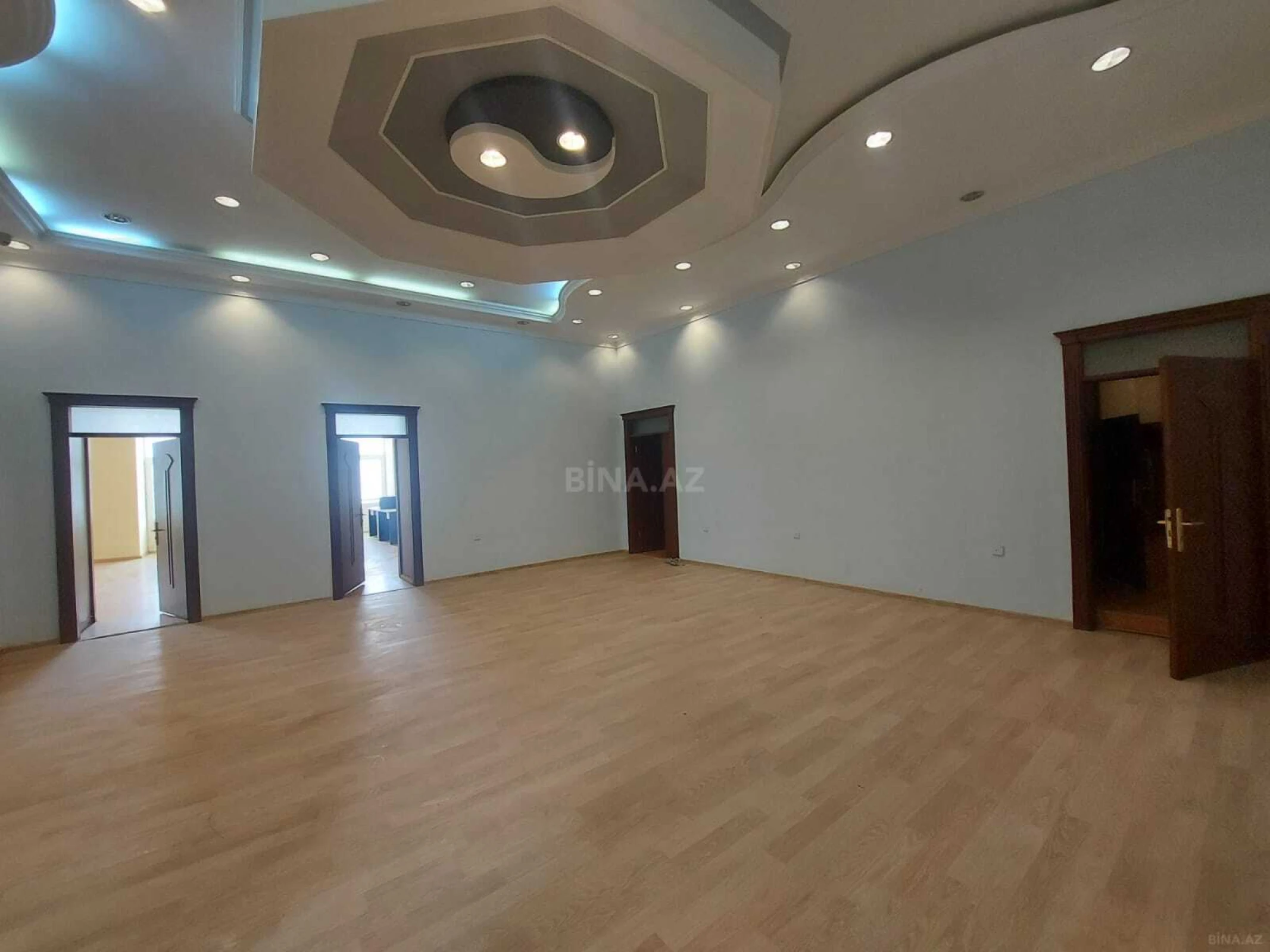 Kirayə verilir obyekt 290 m²