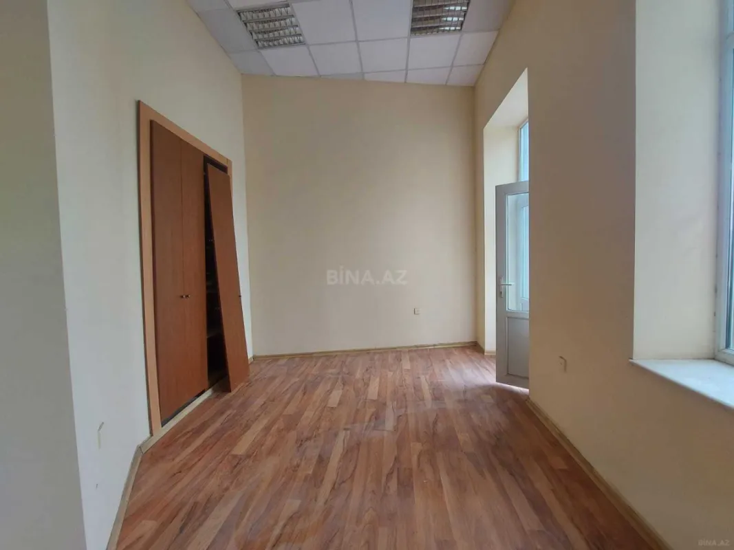 Kirayə verilir obyekt 290 m²