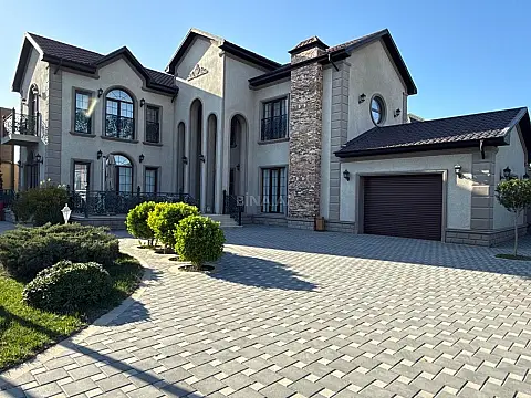 Kirayə verilir 5 otaqlı həyət evi 600 m²