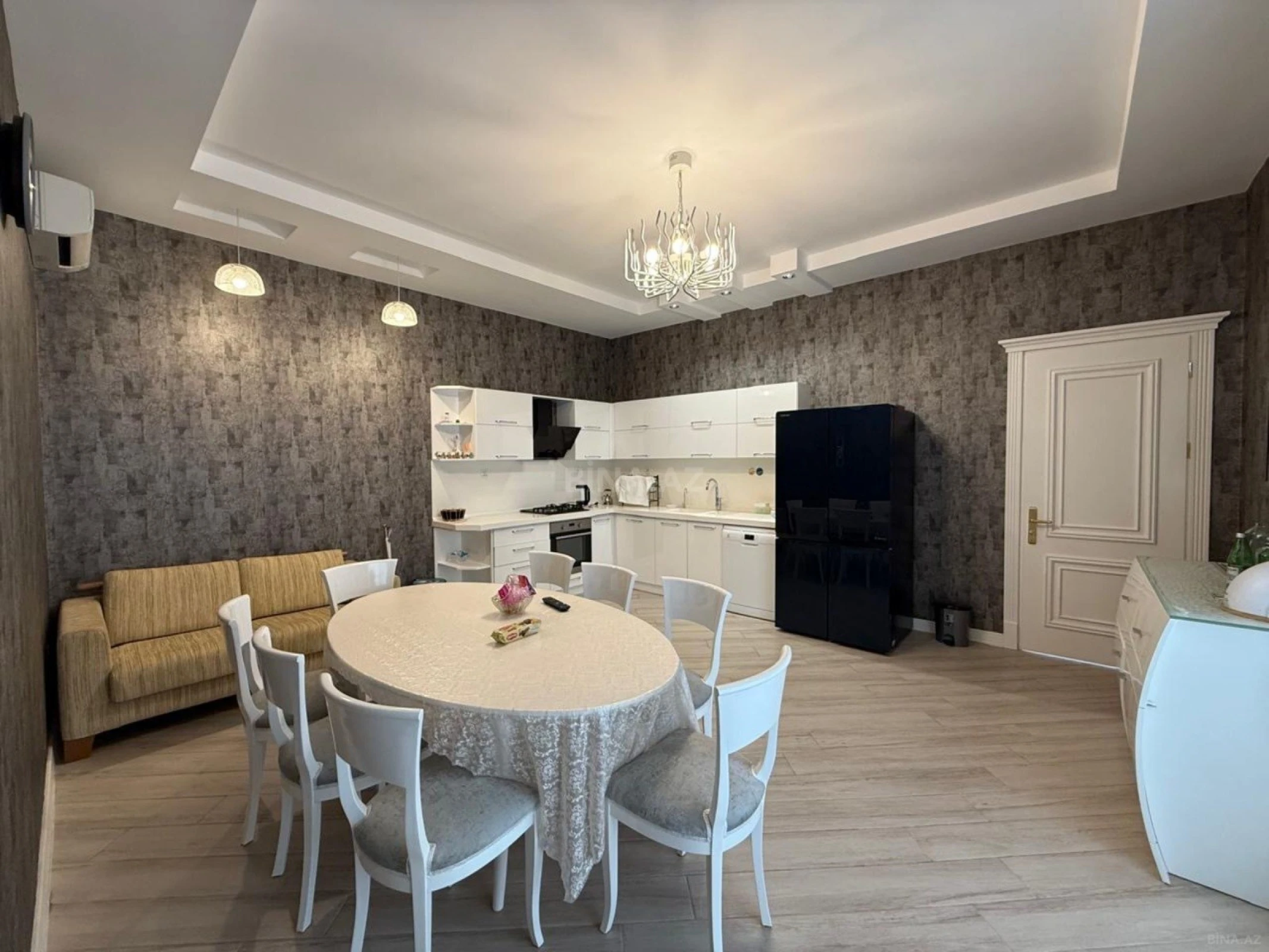 Kirayə verilir 5 otaqlı həyət evi 600 m²