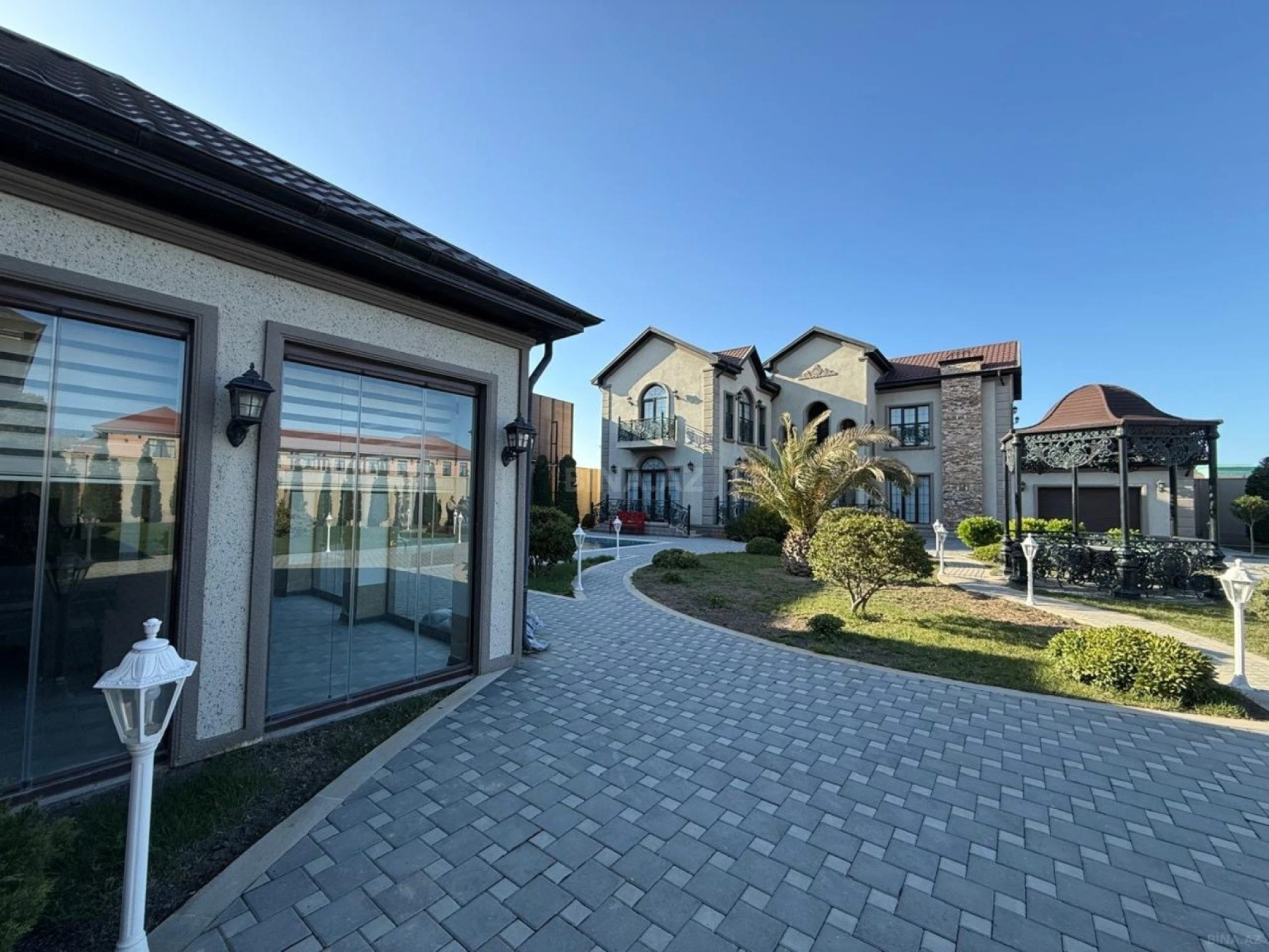 Kirayə verilir 5 otaqlı həyət evi 600 m²