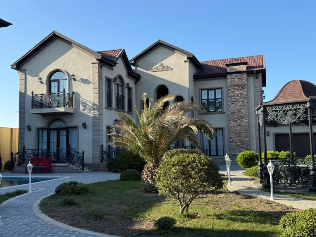 Kirayə verilir 5 otaqlı həyət evi 600 m²