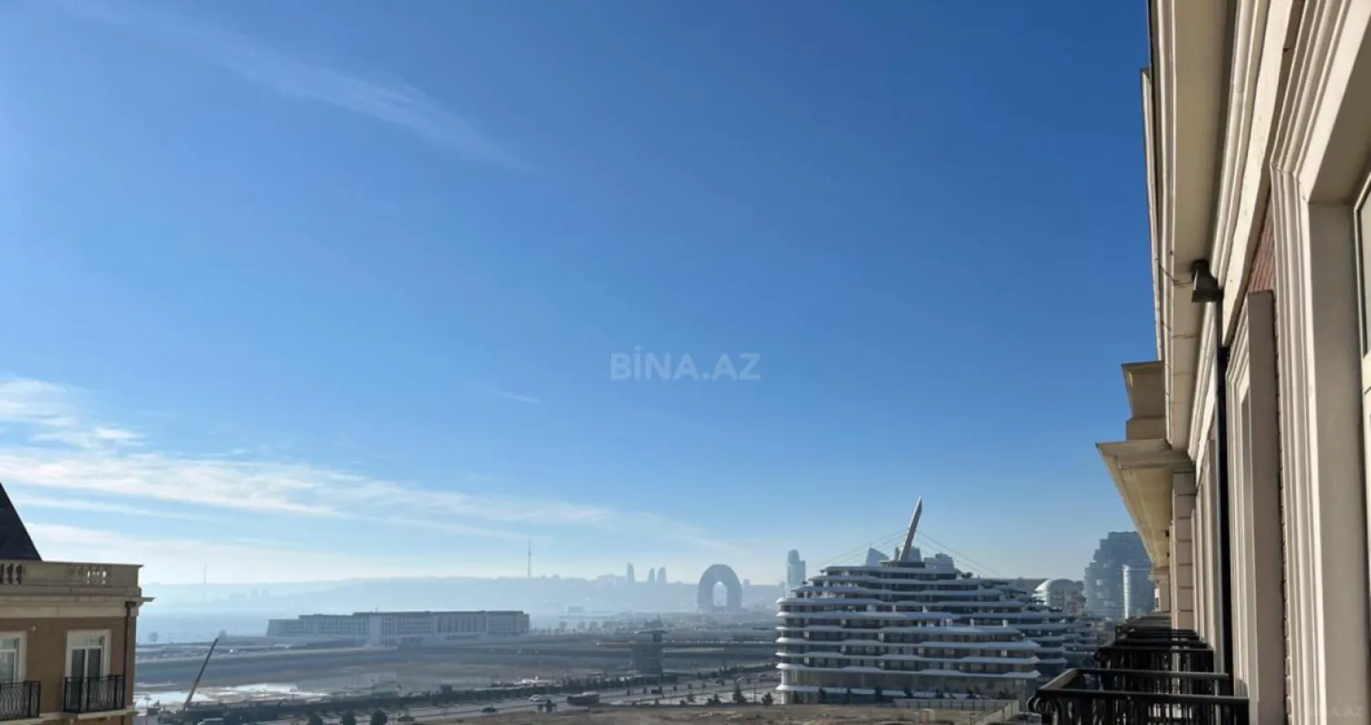 Satılır 4 otaqlı mənzil 135.7 m²