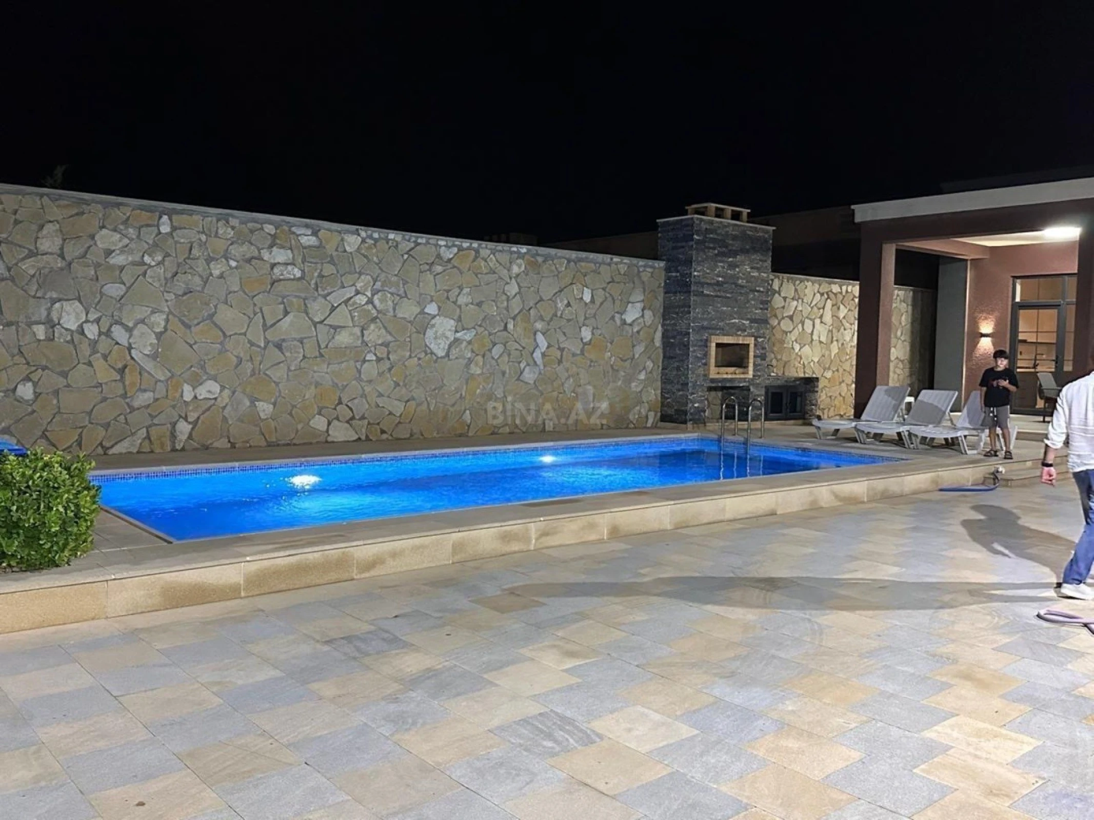 Kirayə verilir 5 otaqlı həyət evi 250 m²