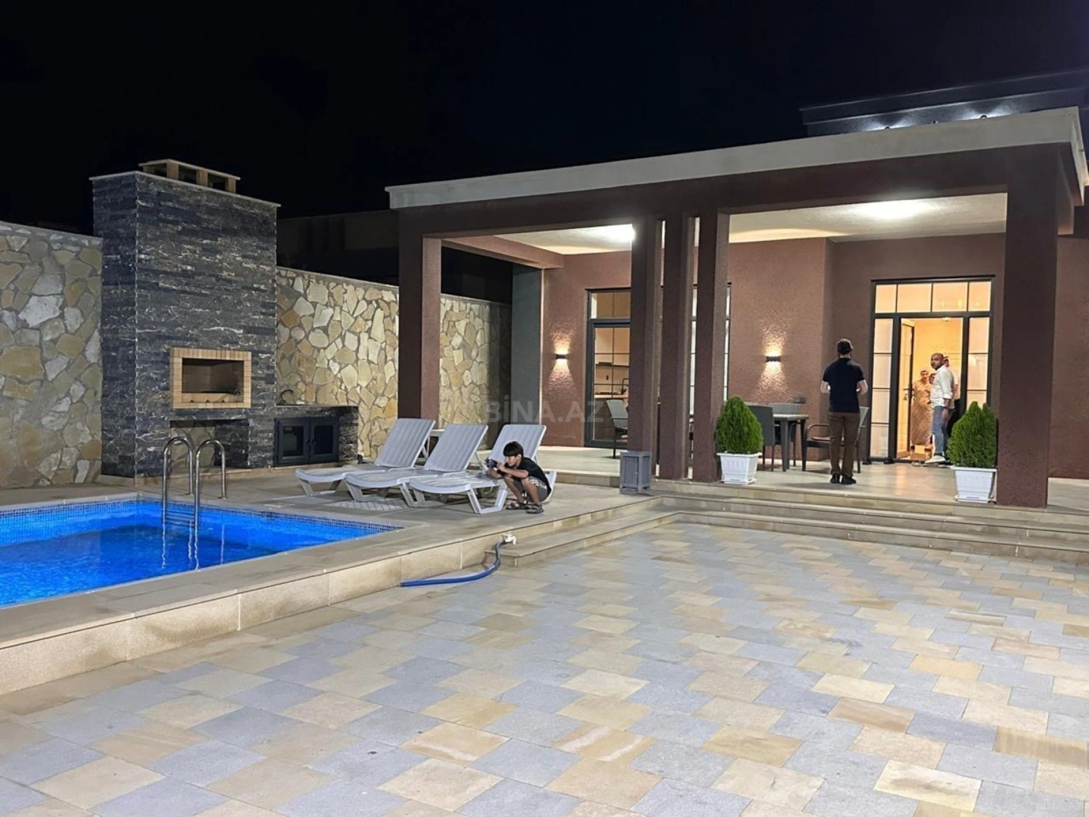 Kirayə verilir 5 otaqlı həyət evi 250 m²