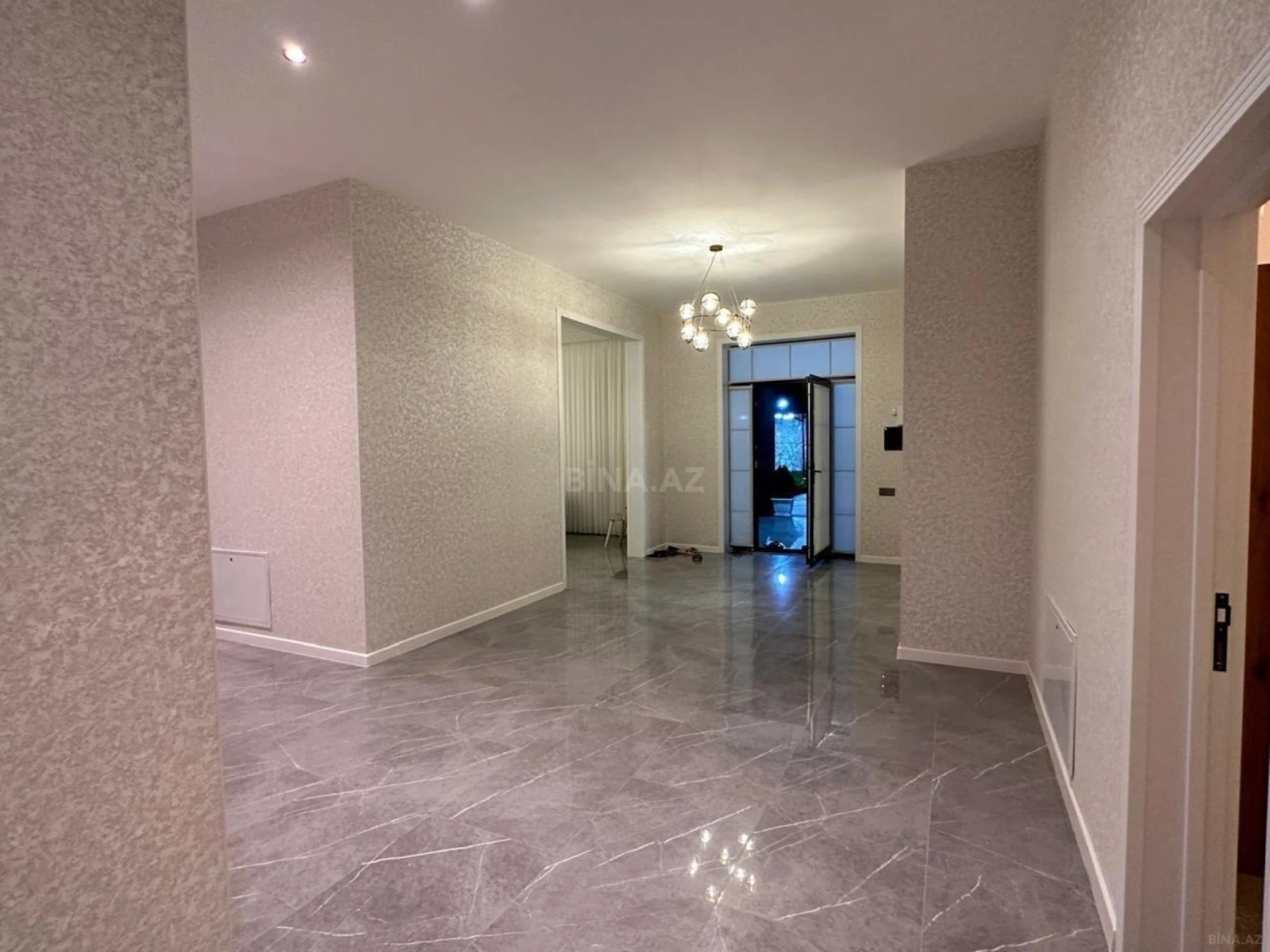 Kirayə verilir 5 otaqlı həyət evi 250 m²