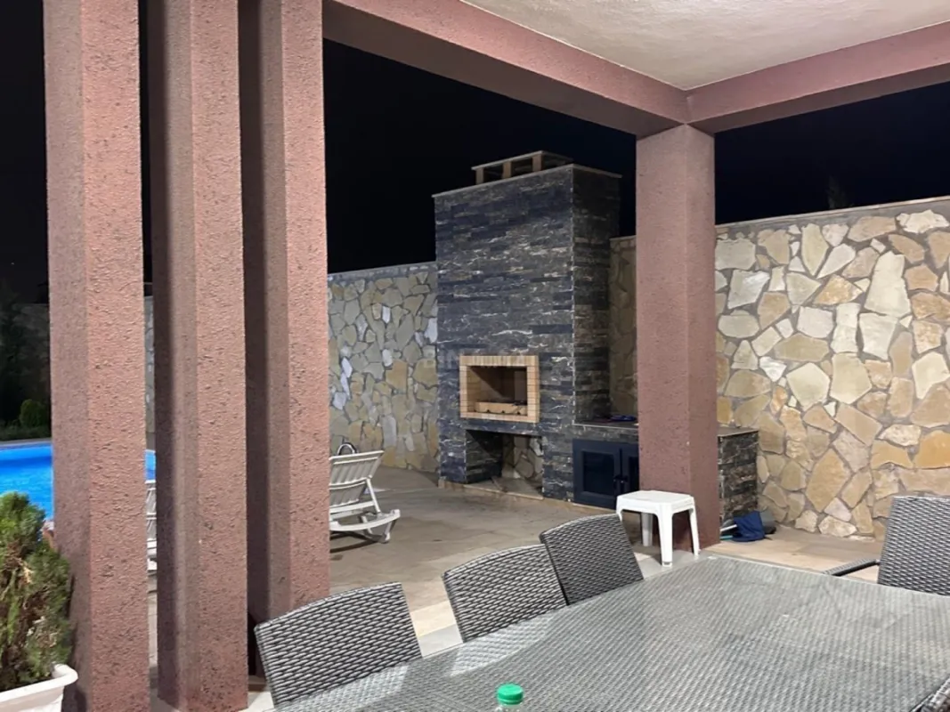 Kirayə verilir 5 otaqlı həyət evi 250 m²