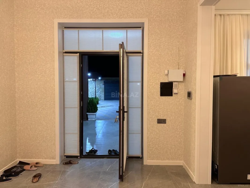 Kirayə verilir 5 otaqlı həyət evi 250 m²