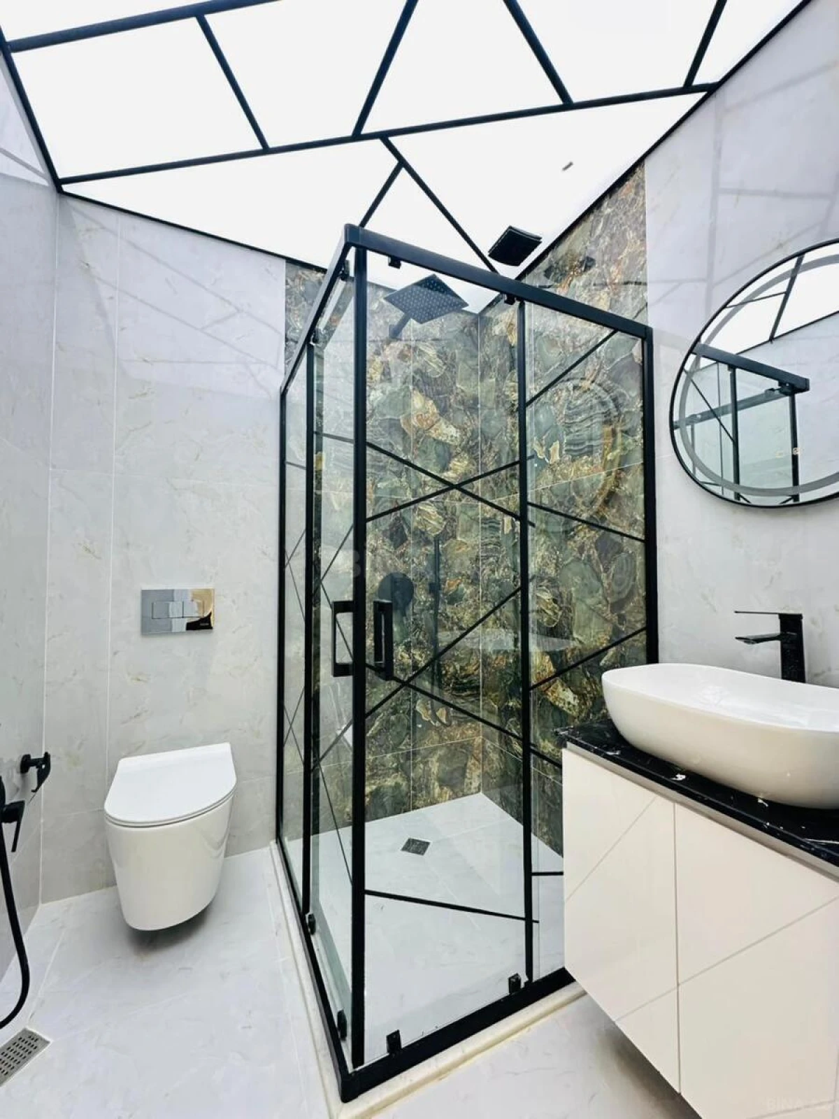 Satılır 2 otaqlı mənzil 69 m²